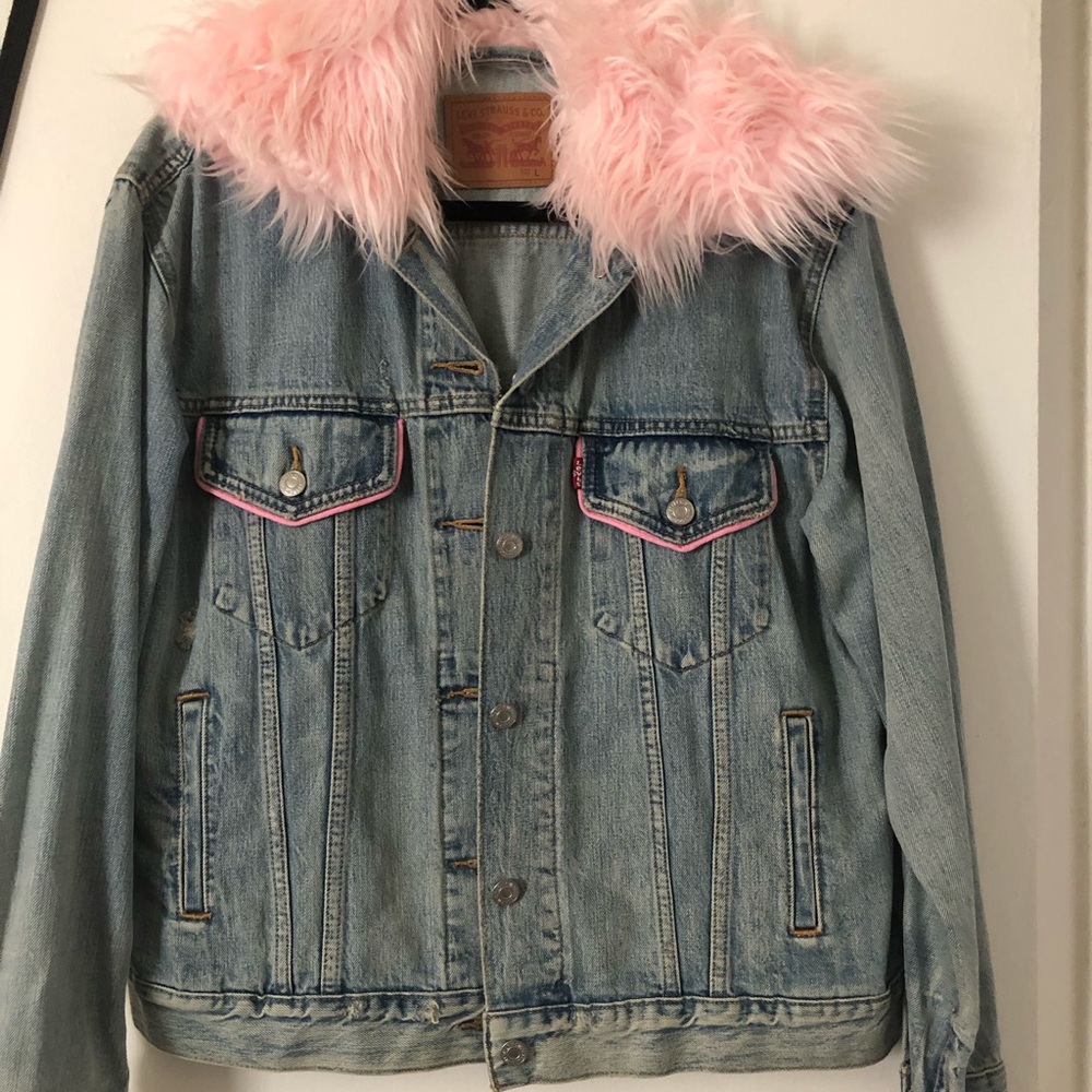 Vintage Levi’s Jacket w/ Pink Fur Collar
